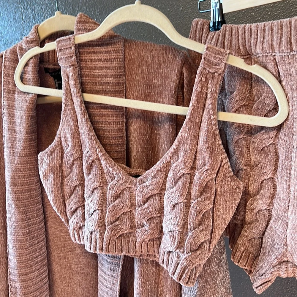 Matching set - Picture 4 of 11